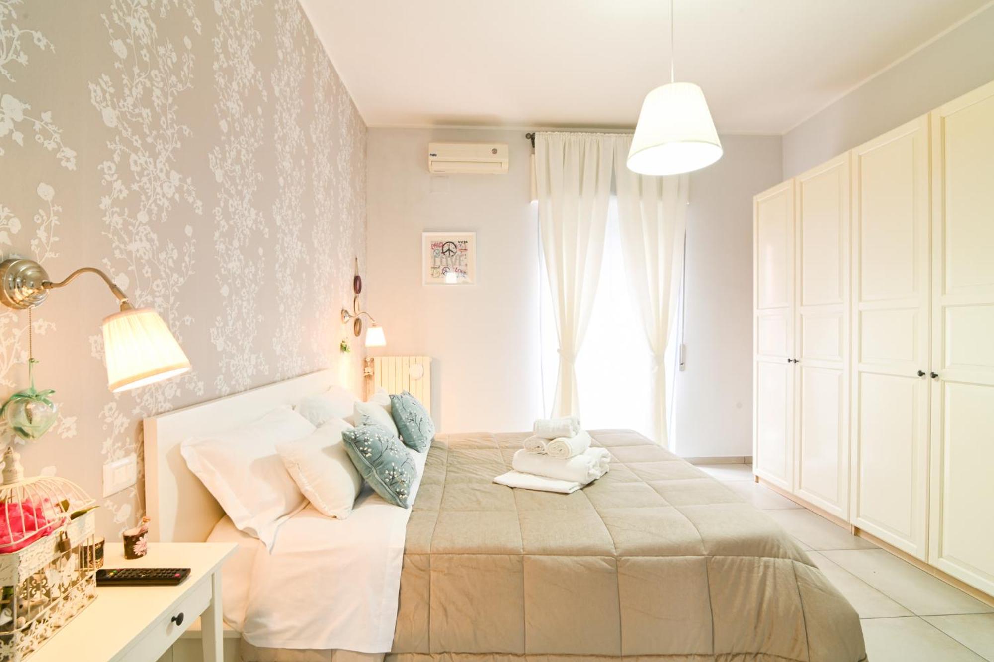 Debby'S Home Неаполь Экстерьер фото